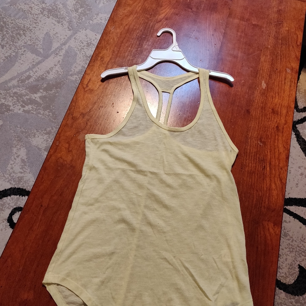 Tops - Picture 3 of 4